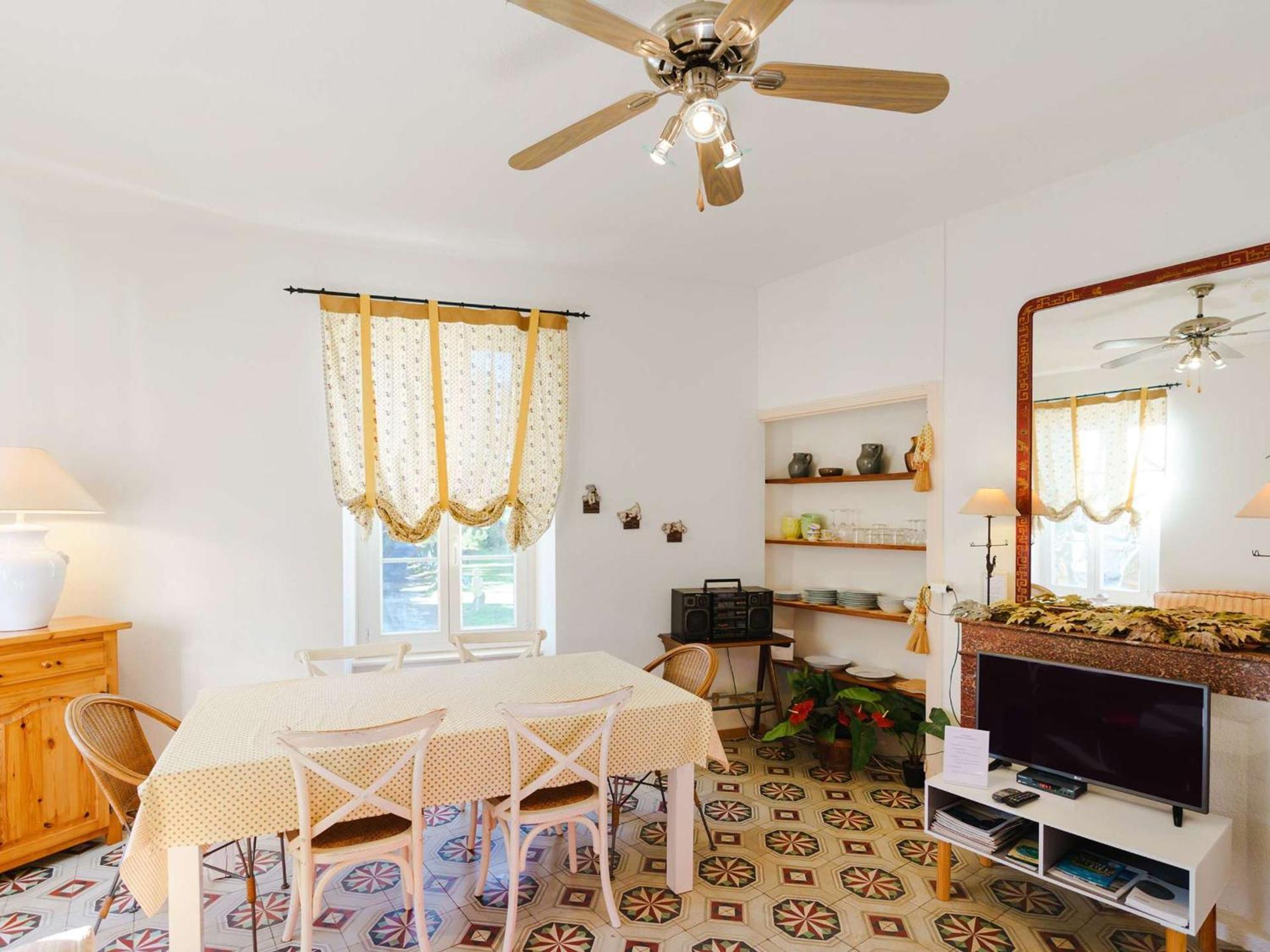 Spacieux Dans Domaine Viticole A 2 Km De Narbonne-plage, 3 Chambres, Acces Wifi Inclus - Fr-1-409-180 Apartamento *